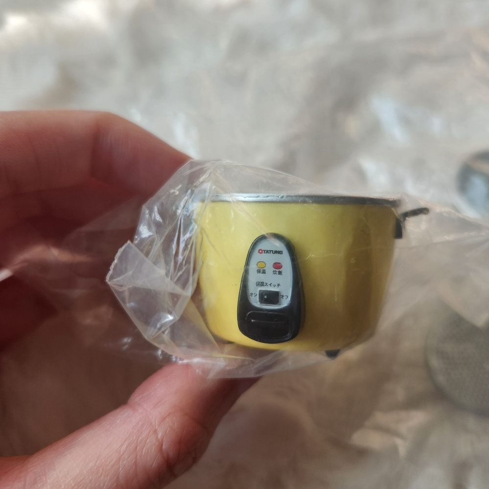 Tatung mini rice cooker figure in yellow - Picture 4 of 9